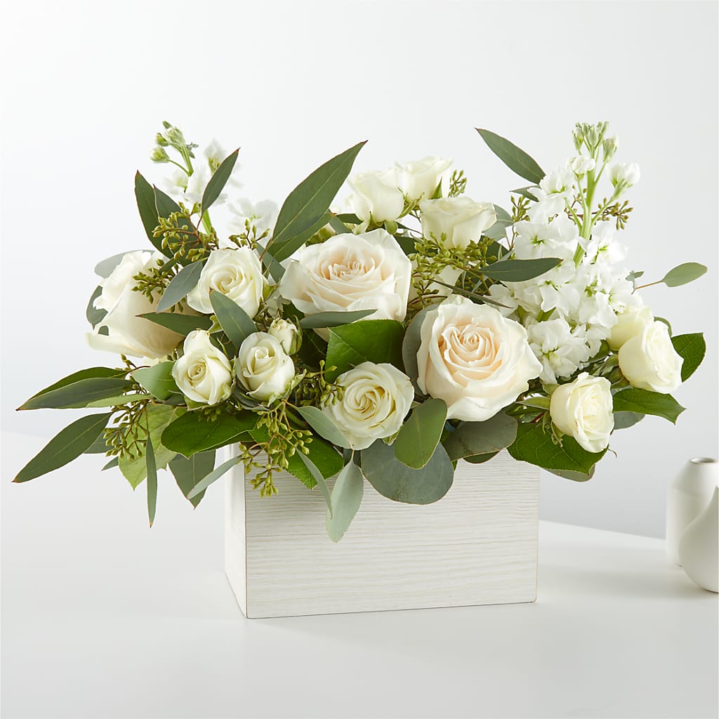 Fresh Linen Box Bouquet – Laurie Clark Designs, Thamesville ON