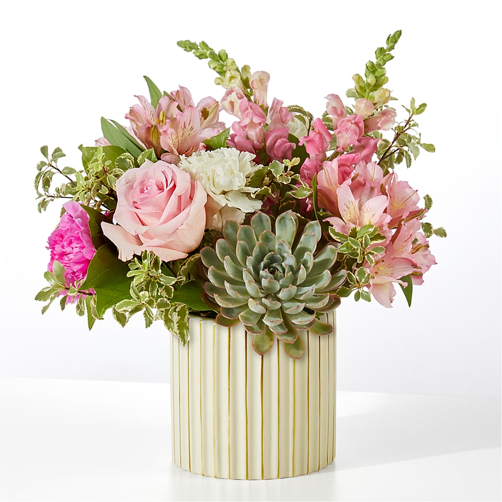 Magenta Musings Bouquet – Laurie Clark Designs, Thamesville ON
