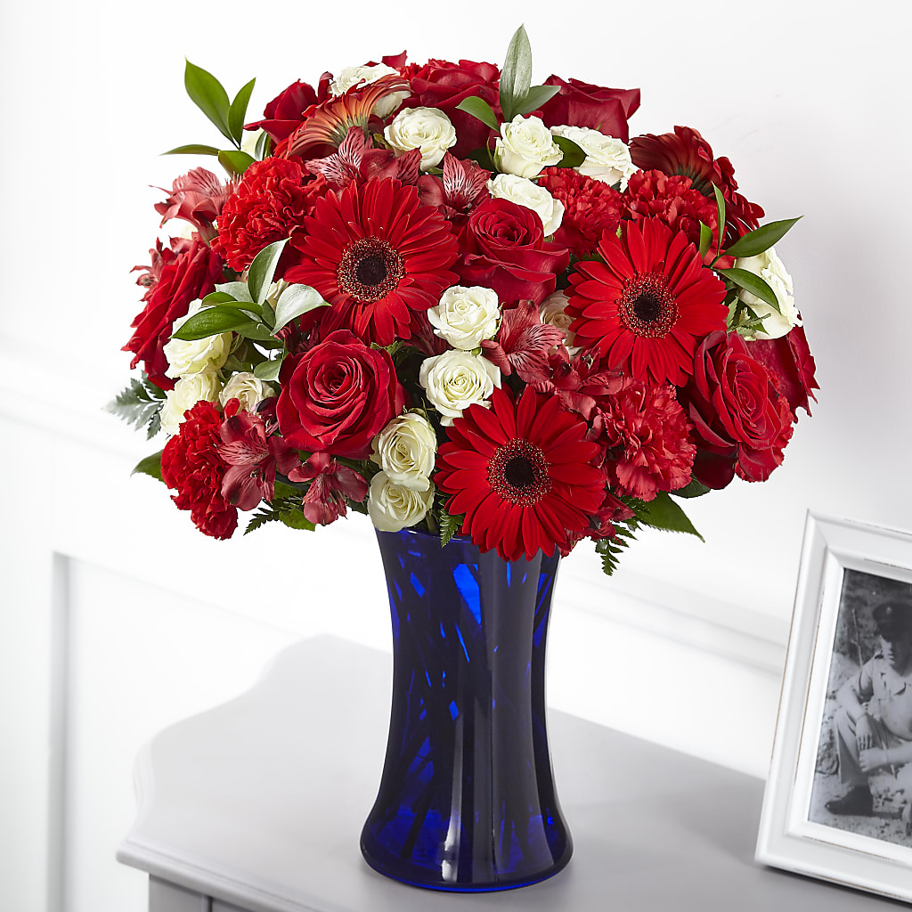 Hearts Embrace Bouquet – Laurie Clark Designs, Thamesville ON