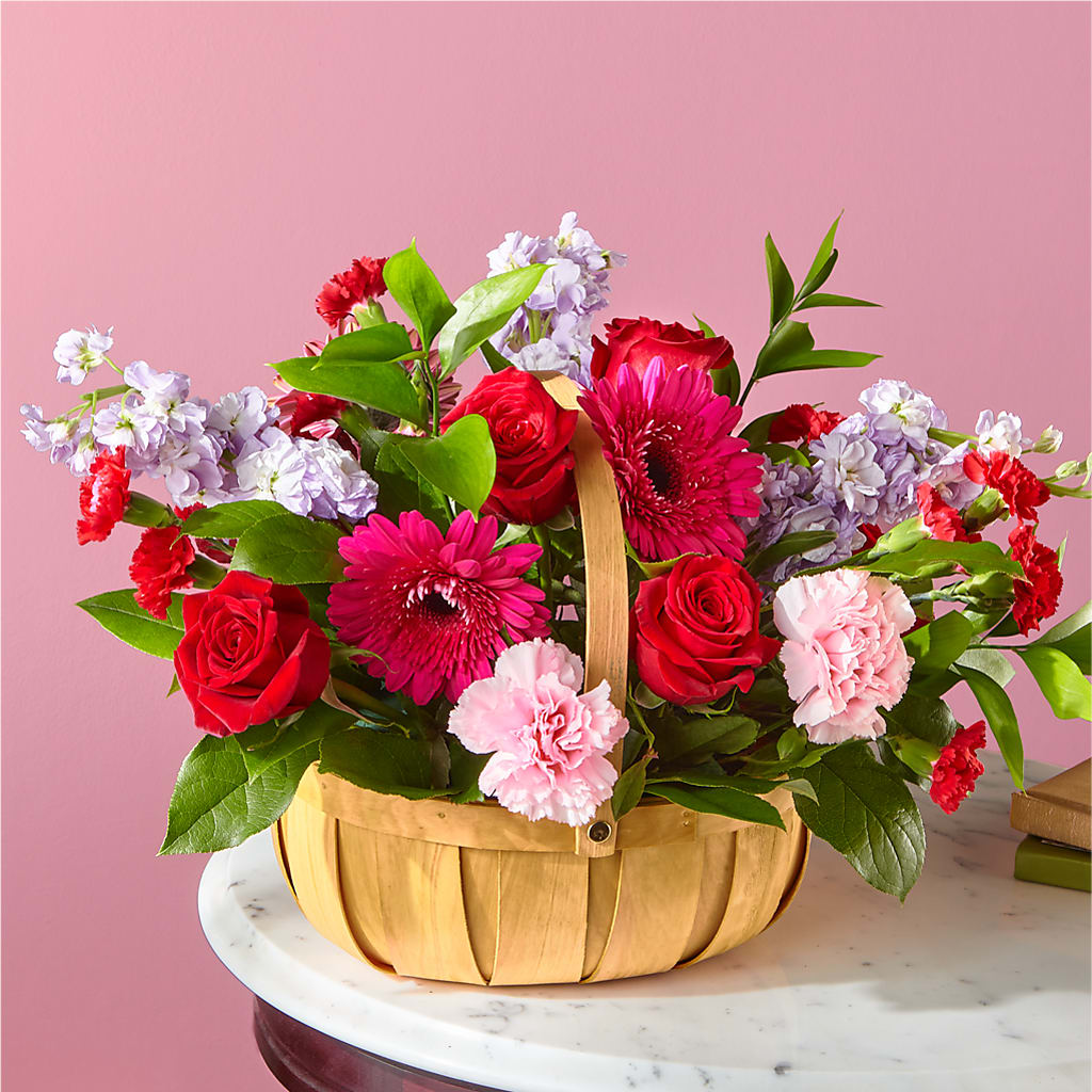 Pink Picnic Basket – Laurie Clark Designs, Thamesville ON