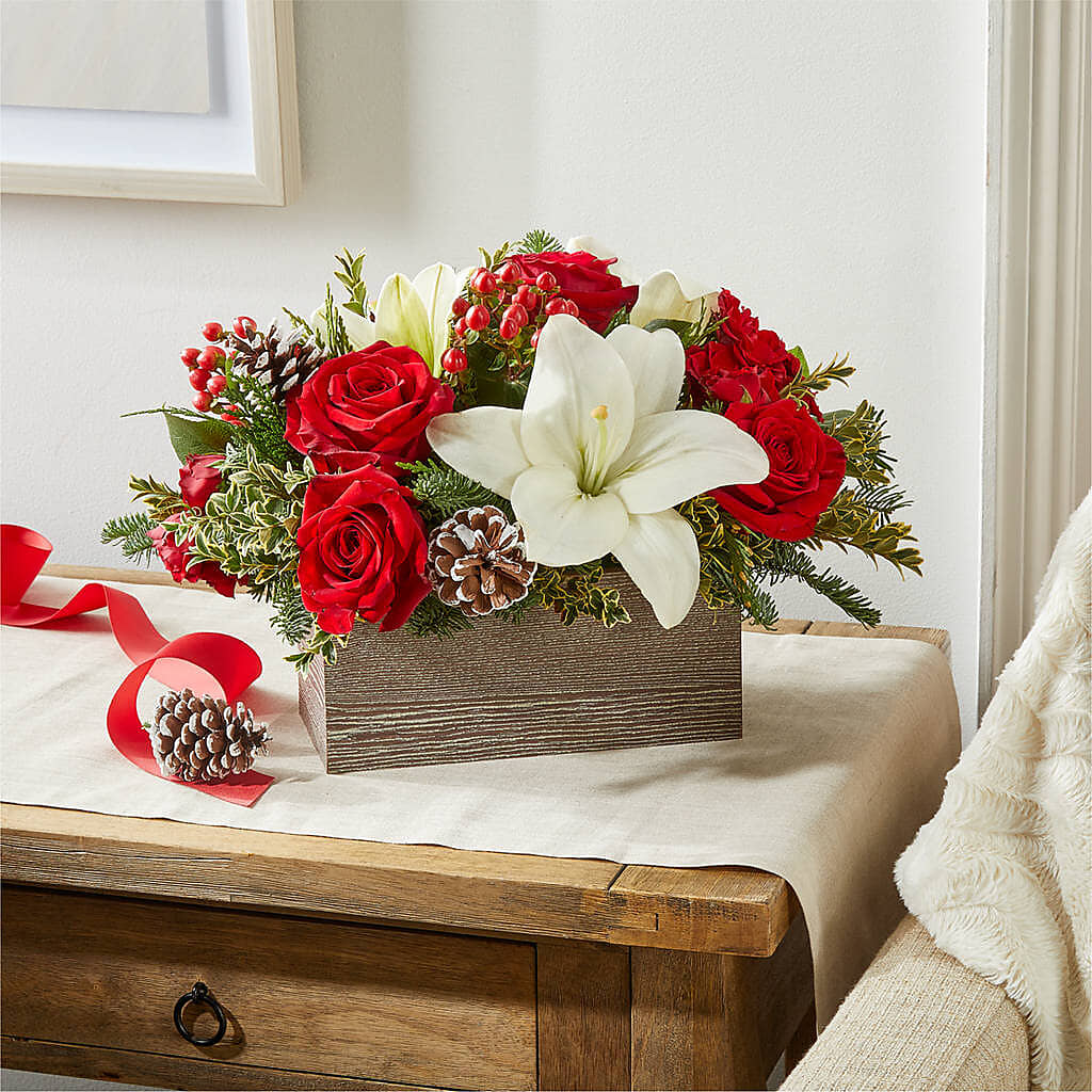 Snowy Wonderland Bouquet –  Laurie Clark Designs, Thamesville ON