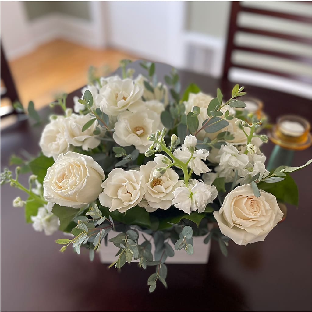 Fresh Linen Box Bouquet –  Laurie Clark Designs, Thamesville ON