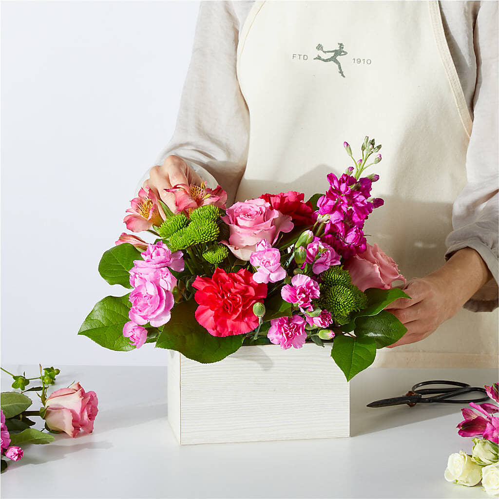 Sweetberry Box – A Florist Original –  Laurie Clark Designs, Thamesville ON