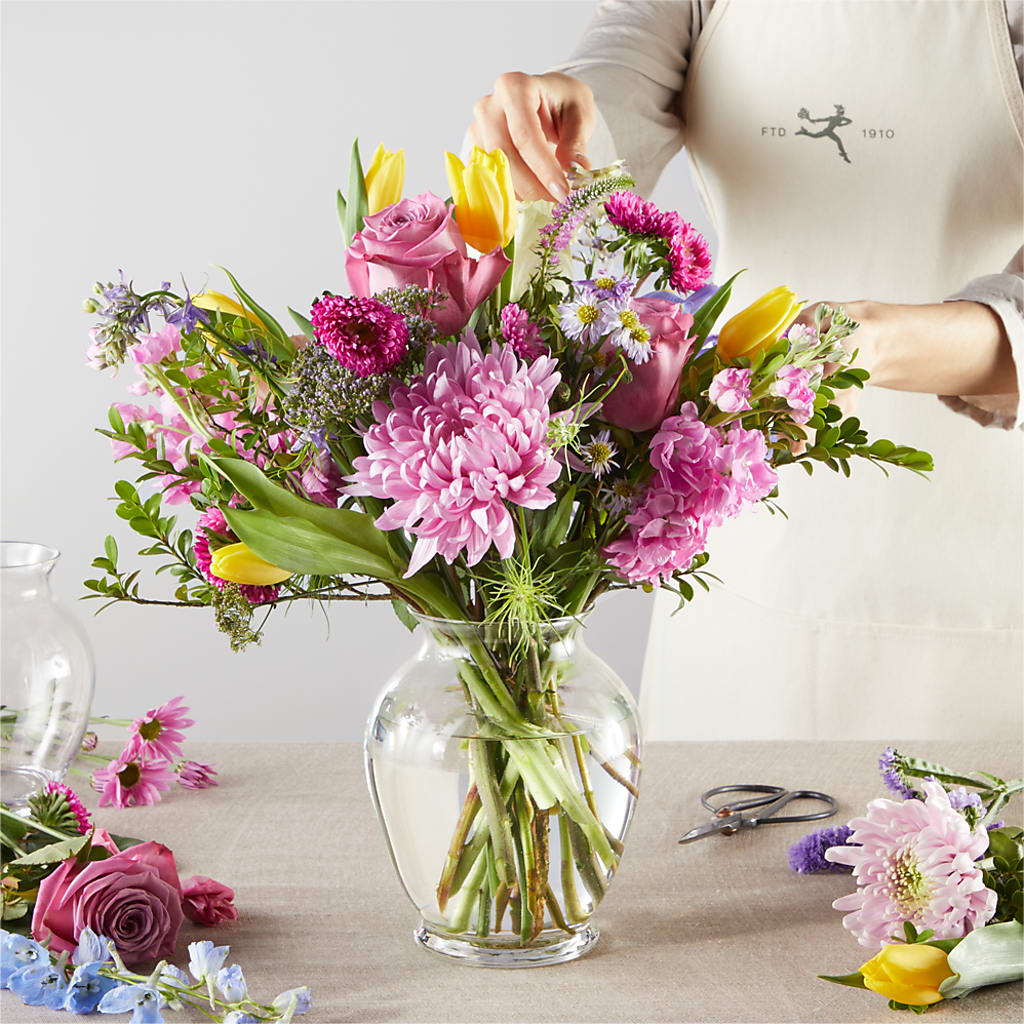 Pastel Tradition - A Florist Original –  Laurie Clark Designs, Thamesville ON