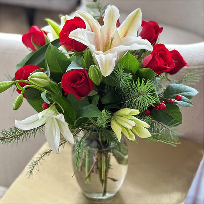 Sparkling Snowflakes Bouquet –  Laurie Clark Designs, Thamesville ON
