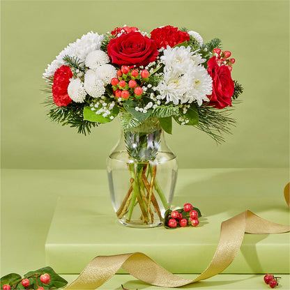Chance of Flurries Bouquet –  Laurie Clark Designs, Thamesville ON