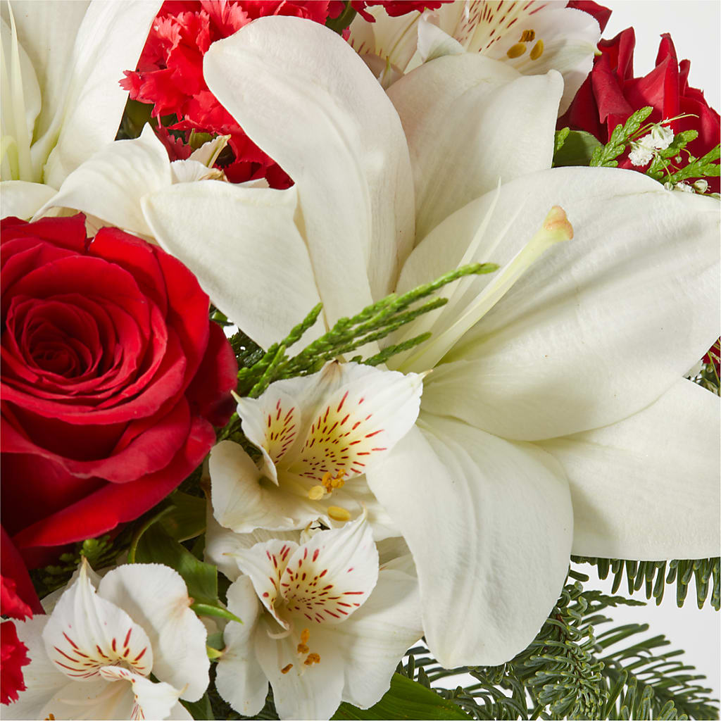 Holiday Season Bouquet –  Laurie Clark Designs, Thamesville ON