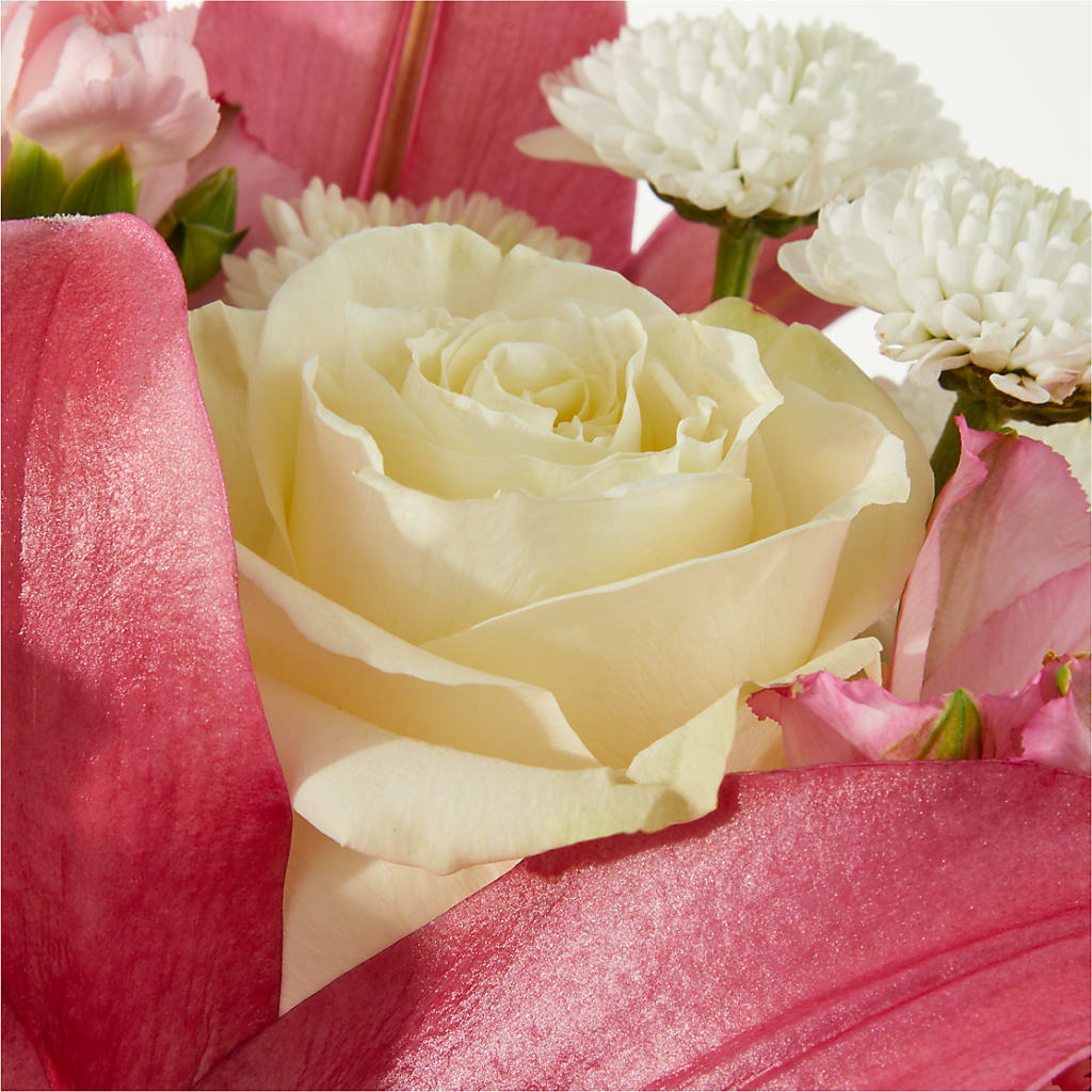 Piece of Cake Bouquet –  Laurie Clark Designs, Thamesville ON