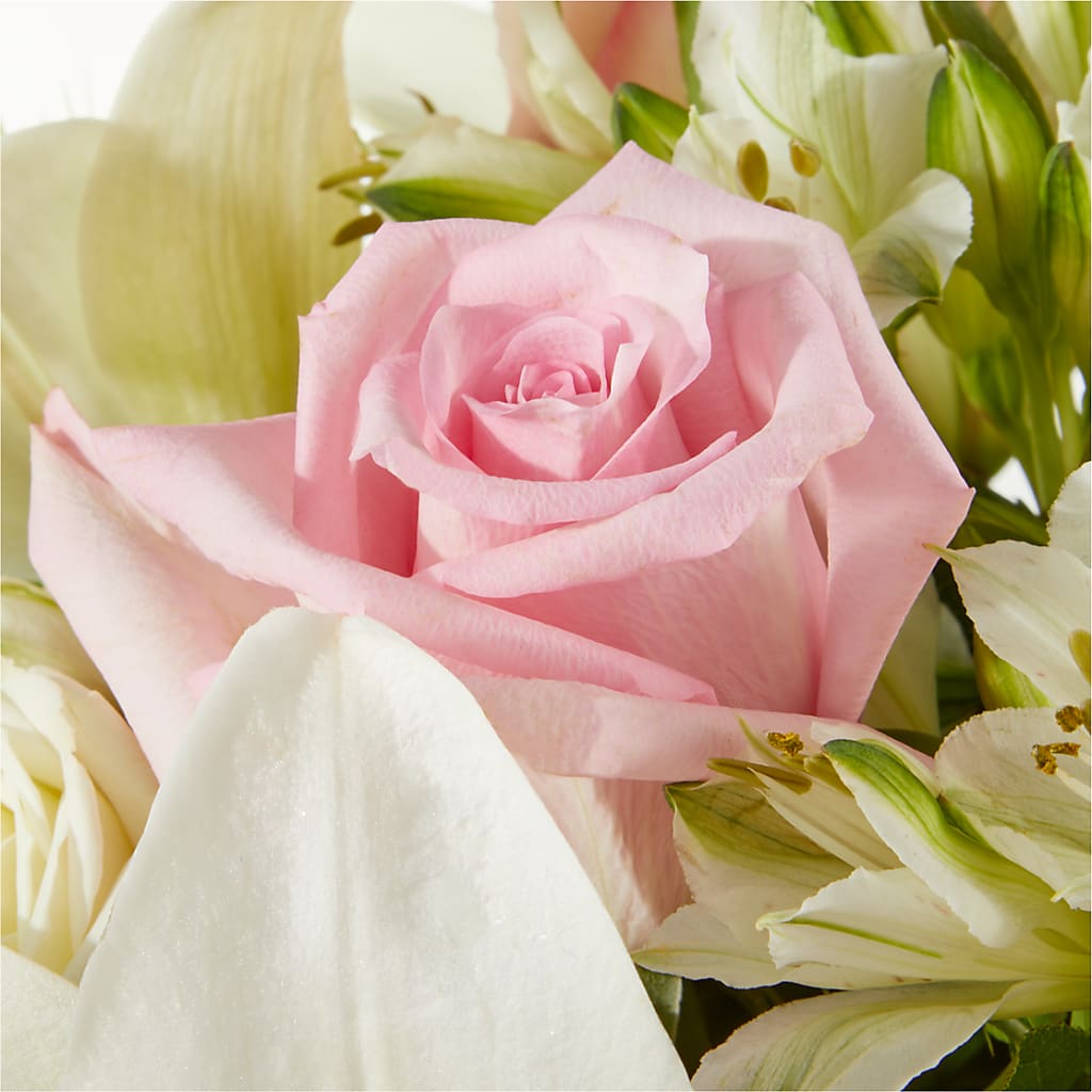 Kindhearted Bouquet –  Laurie Clark Designs, Thamesville ON