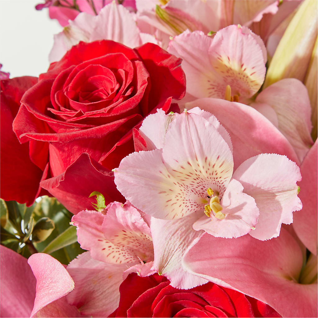Lucky in Love Bouquet –  Laurie Clark Designs, Thamesville ON