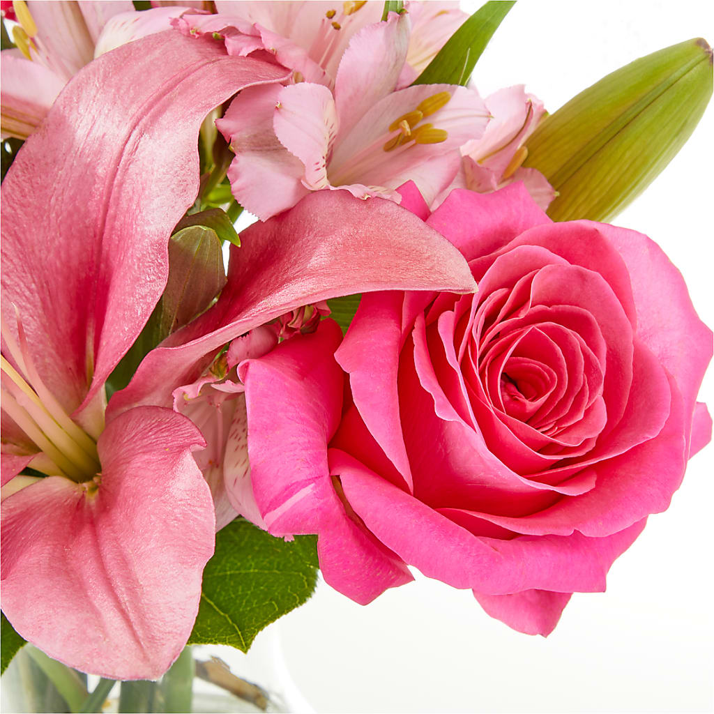 Lots of Love Bouquet –  Laurie Clark Designs, Thamesville ON